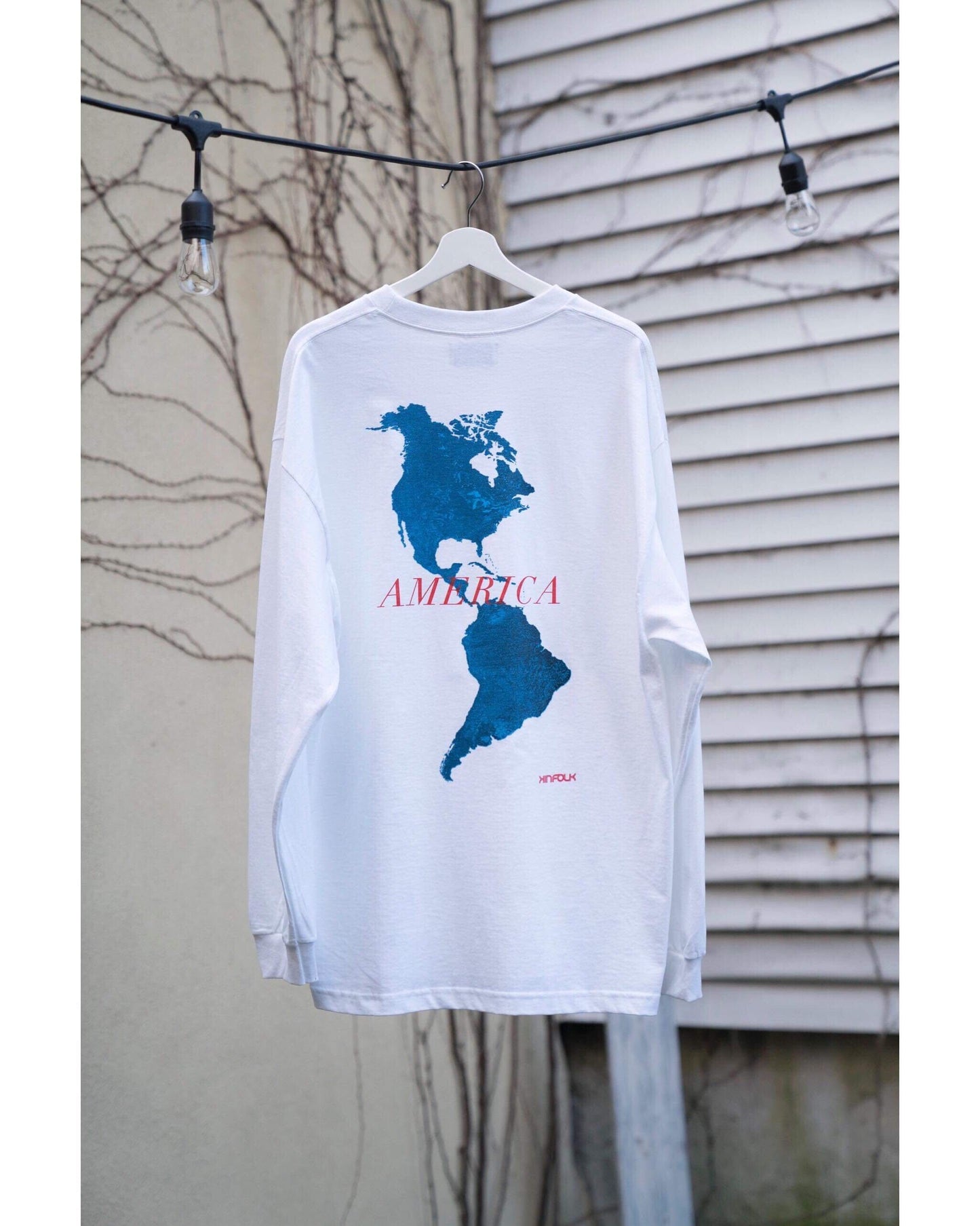 "AMERICA" Long Sleeve T-shirts - white